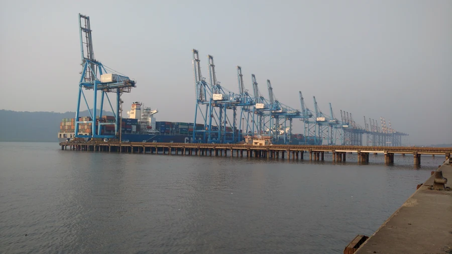 Container handling on the JNPT Port